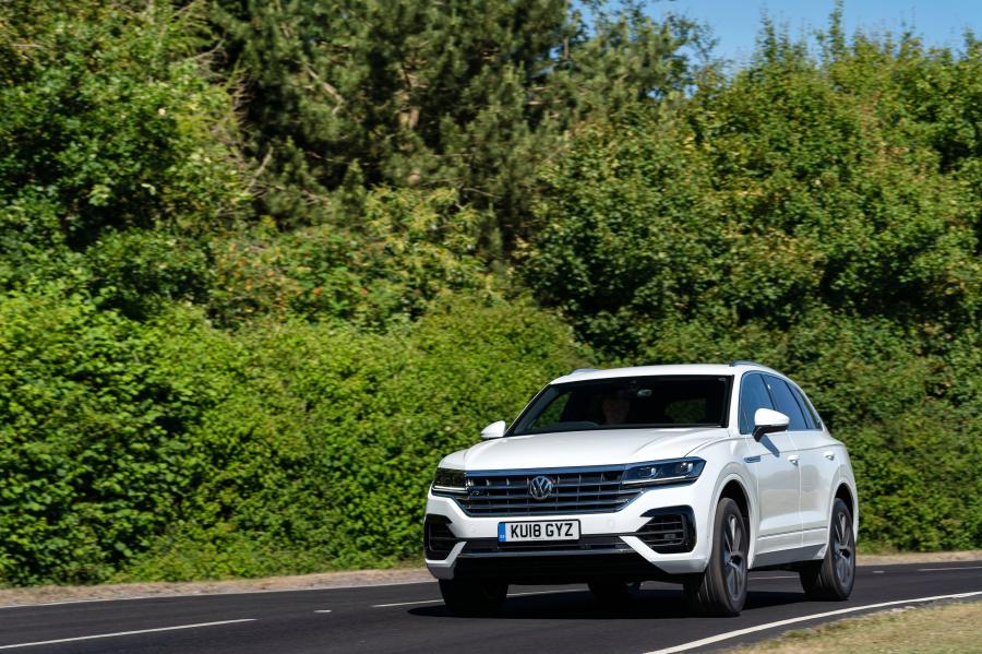  Volkswagen Touareg V6 TDI R-Line 2018 года  (UK) (фото 20 из 40)